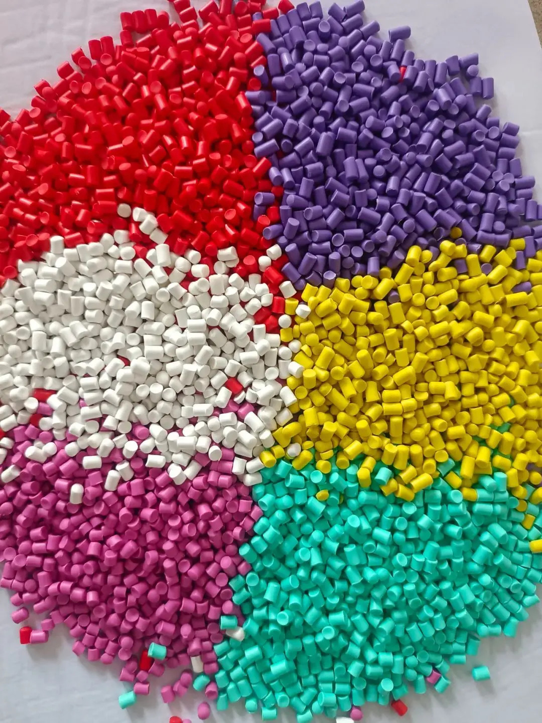 La differenza tra i materiali PE, PVC, XLPE ed EPR
