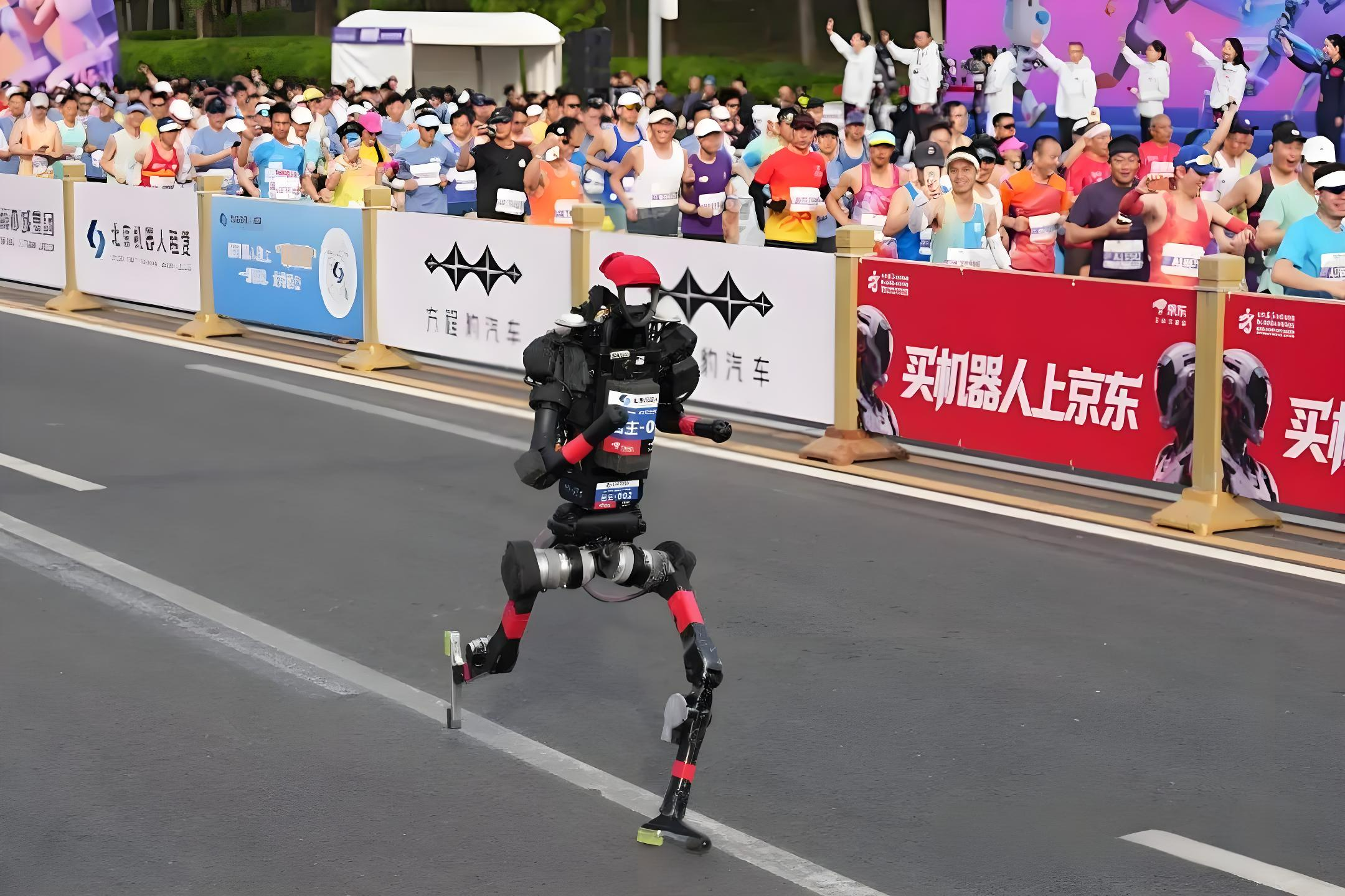I robot vincono la mezza maratona, l'industria dei cavi raggiunge nuove vette